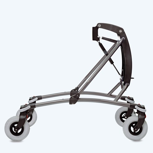 Velikost 4 v kovově stříbrné (tmavé) s 8" koly